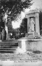 Loriol-sur-Drôme.- Monument aux morts de la Guerre 1914-1918 inauguré le 23 octobre 1921.