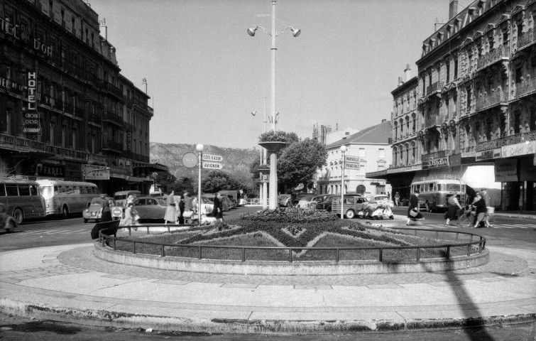 Valence.- Place de la République.