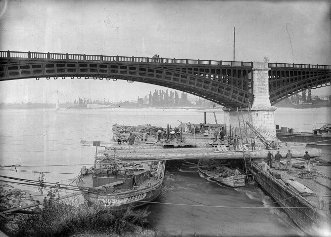 La Voulte (Ardèche).- Construction du pont du chemin de fer sur le Rhône.