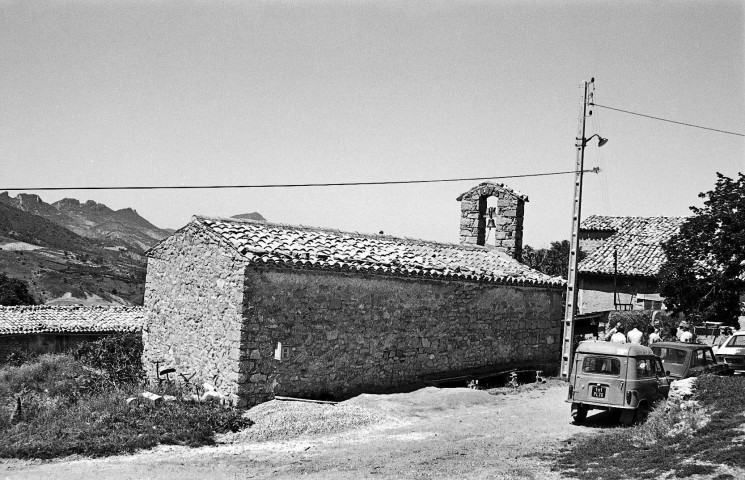 Saint-Sauveur-Gouvernet. - La chapelle Saint-Georges du hameau de Gouvernet.