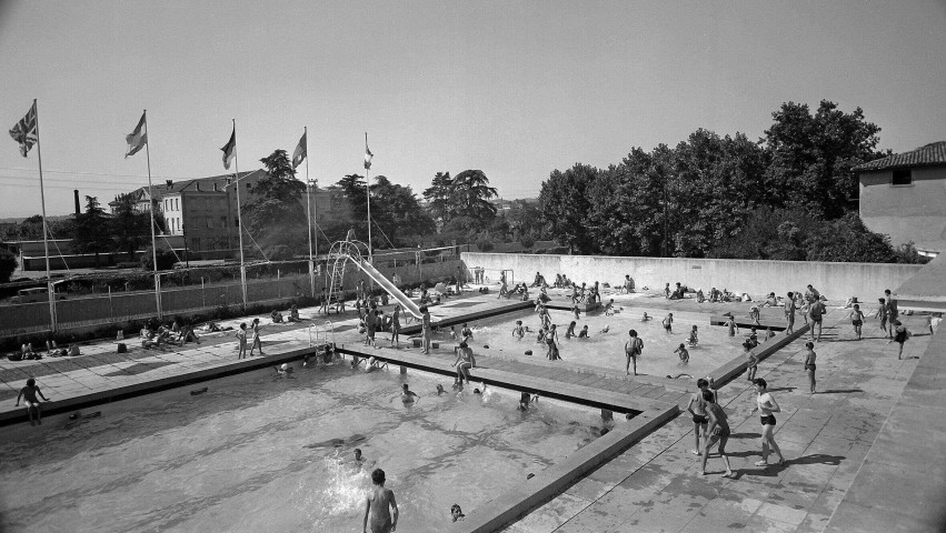 Romans-sur-Isère.- La piscine.