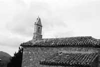 Félines-sur-Rimandoule.- La façade sud et le clocheton de la chapelle Saint-Antoine.