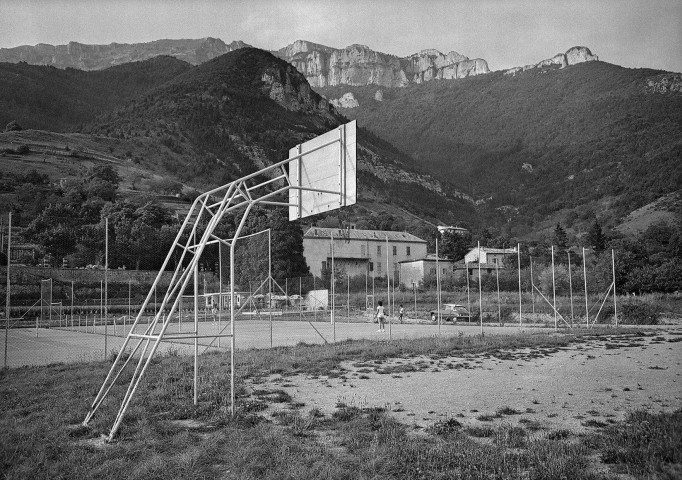 Châtillon-en-Diois. - Les terrains de sport.