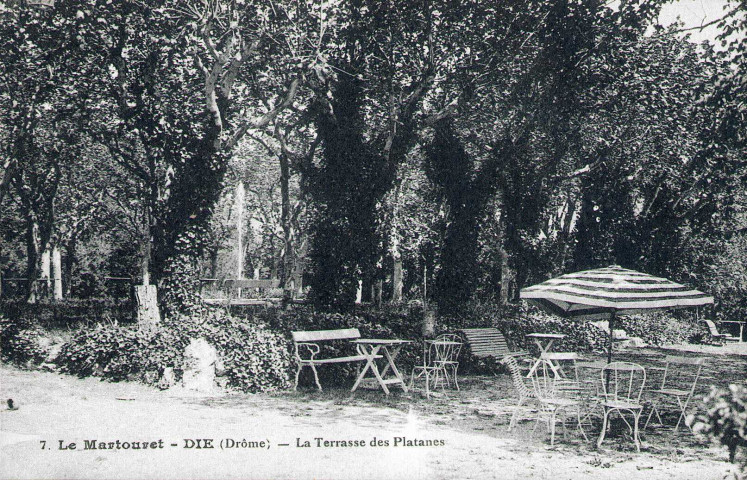 Vue de la terrasse du domaine le Martouret.