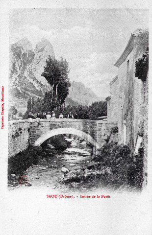 Pont sur le ruisseau la Vèbre.