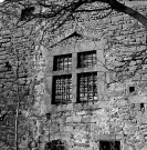 Étoile-sur-Rhône.- Fenêtres de l'ancien hôpital.