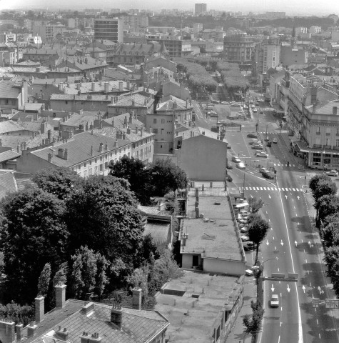 Vue aérienne de l'avenue Gambetta et de la place de la République.