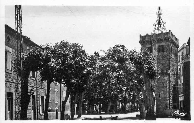 La porte place du Rasset.