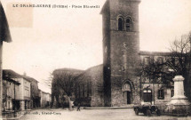 L'église Saint-Mamers, place de l'Hôtel-de-Ville.