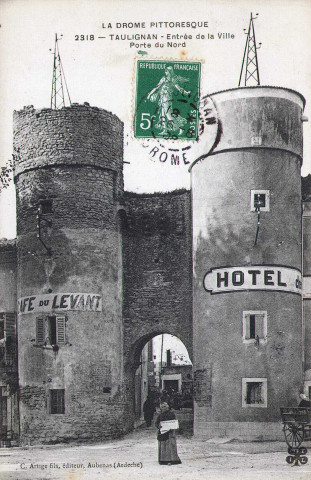 Porte nord ou porte d’Anguille.