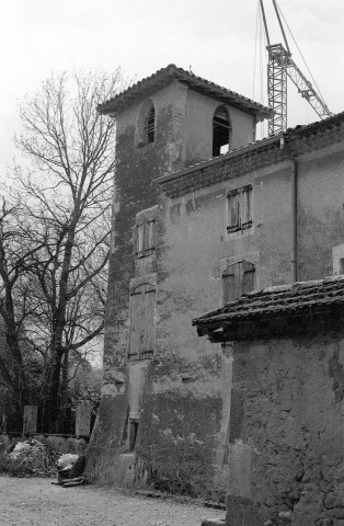 Allex. - La tour nord-est du château de l'Isle.