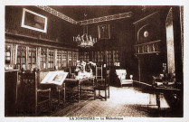 La bibliothèque du château la Jonchère.