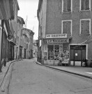 Buis-les-Baronnies. - Grande-rue.