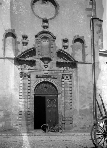 Valence. - Le portail de la chapelle des Cordeliers.