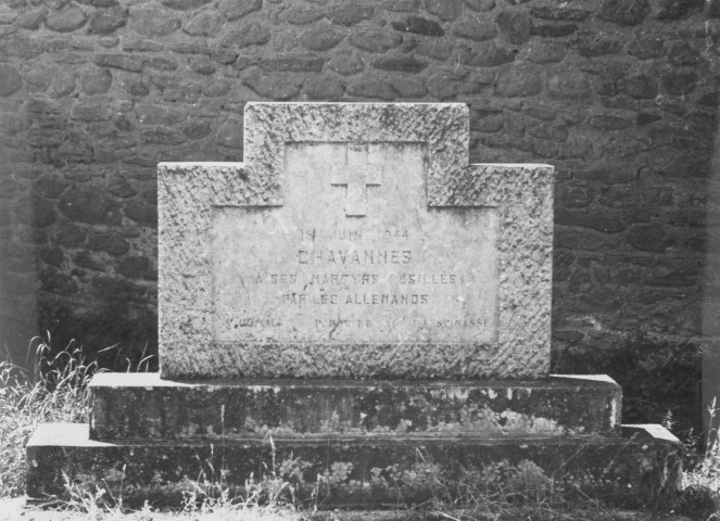 11. Brigade de Saint-Donat. Nature de la commémoration : stèle. Lieu : Chavannes, à l'entrée est de la localité, en bordure de la route départementale n°115. Nombre de victimes, fusillées : 3. Circonstances : le 15 juin 1944 après un combat entre maquisards et troupes allemandes 3 habitants sont fusillés.