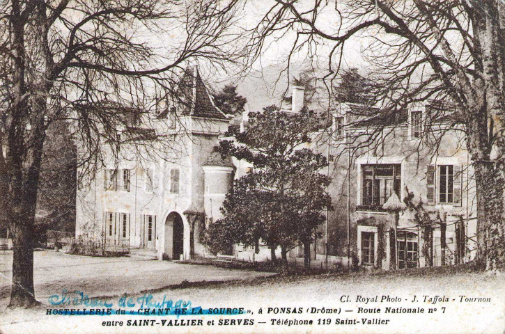 L'hôtel-restaurant au château de Fontager.