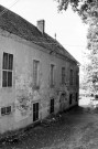 Triors.- Façade ouest du château.