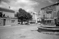 Luc-en-Diois. - Place de la Fontaine.