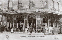 Romans-sur-Isère.- La terrasse du Grand Café Marchand.