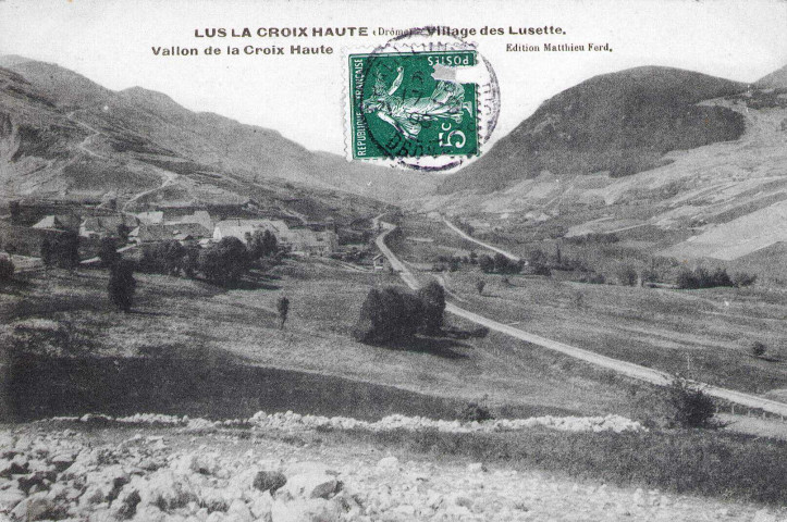 Vue panoramique des hameaux des Lussettes et la Croix-Haute.