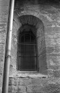 Étoile-sur-Rhône. - Fenêtre de la façade est de la sacristie de l'église Notre-Dame.