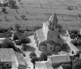 Vue aérienne de l'église Saint-Michel et de la chapelle des pénitents.