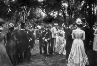 Réception dans les jardins de l'Élysée.