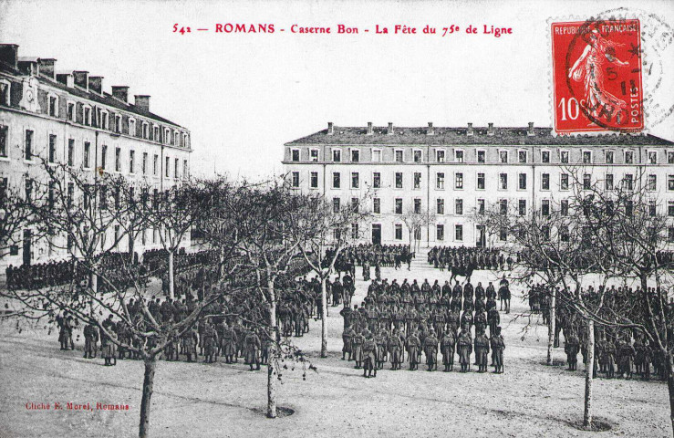 Revue du 75e Régiment d'infanterie à la caserne Bon.