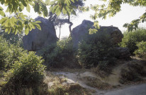 Saint-Barthélemy-de-Vals. Les roches qui dansent.