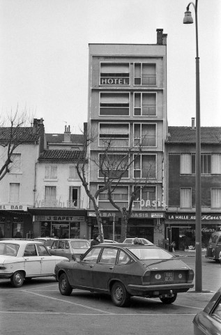 Valence.- Avenue Sadi Carnot.