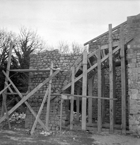 La Garde-Adhémar. - La chapelle du Val des Nymphes fut restaurée et retrouva une couverture en 1991.
