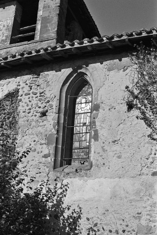 Miribel. - Façade est du clocher et l'abside de l'église Saint-Sévère.