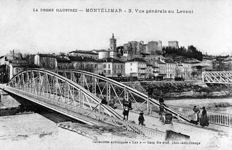 Montélimar.- Vue de la ville et pont sur le Roubion.