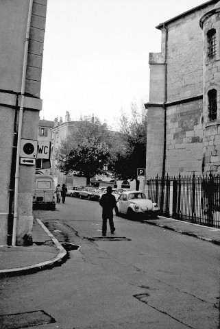 Valence. - Le chevet de la cathédrale Saint-Apollinaire et place des Ormeaux.