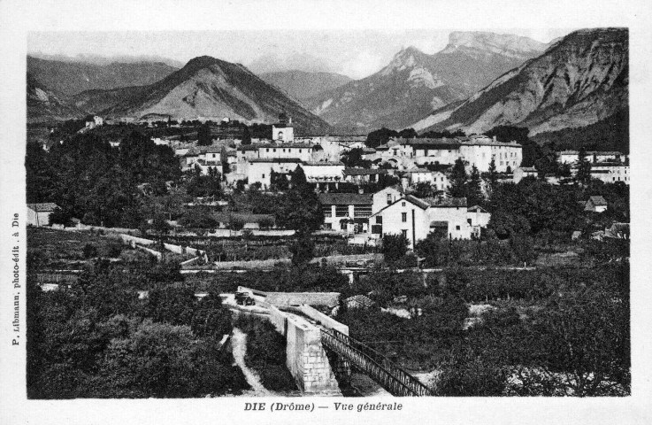 La passerelle du pont Rompu et la ville.