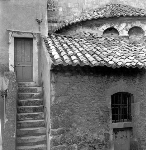 Donzère. - Façade est de l'église Saint-Philibert.