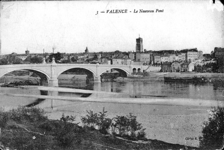 Le pont sur le Rhône.
