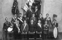 Jeunes gens de la classe de 1927.