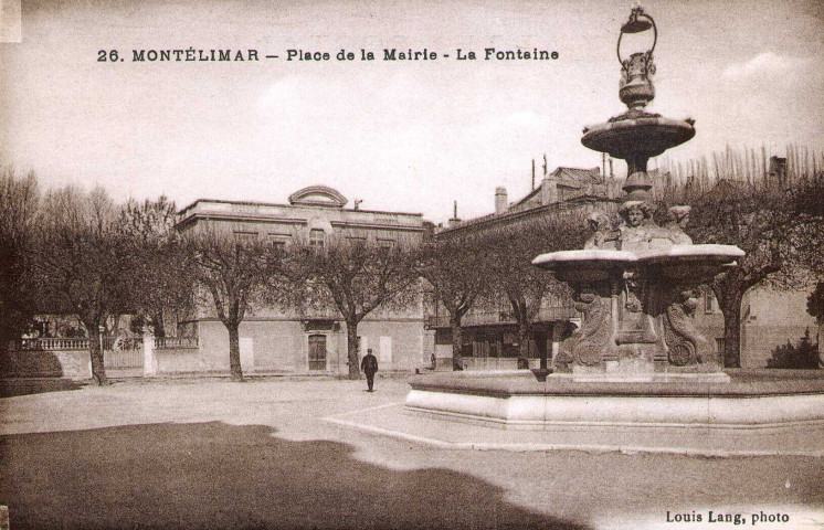 La fontaine de l'actuelle place Émile Loubet.