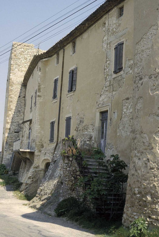 Rousset-les-Vignes.- Le château.