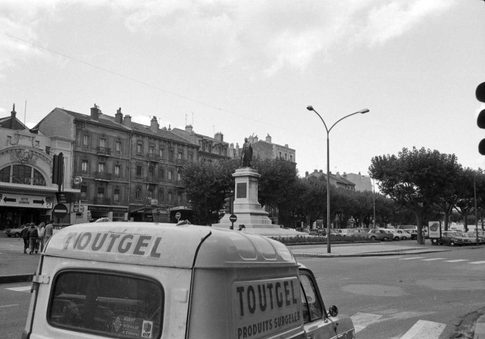 Valence.- Avenue Félix Faure.