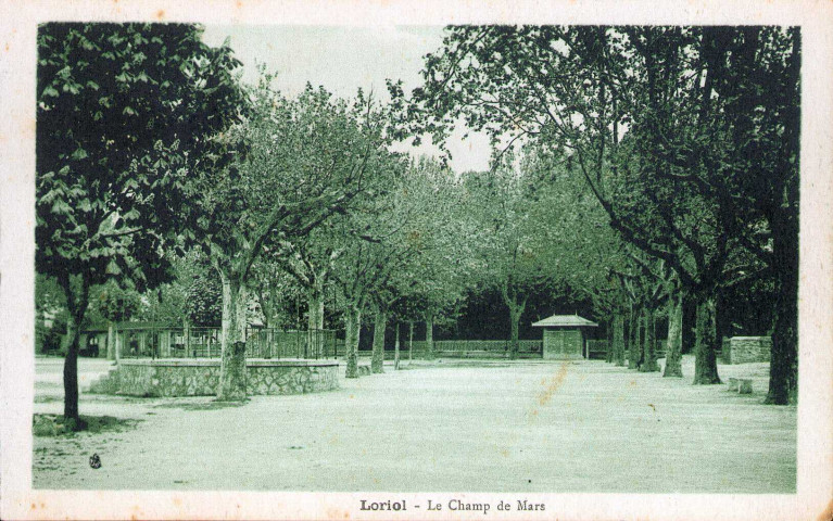 Place du Champ de Mars.