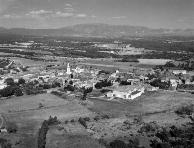 Réauville.- Vue aérienne du village