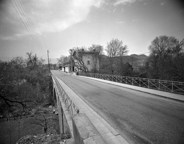 Mirabel-et-Blacons. - Pont sur la Gervanne.