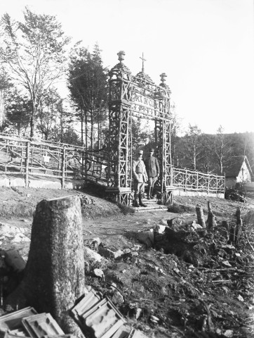 Guerre 1914-1918. - Entrée d'un cimetière militaire provisoire.