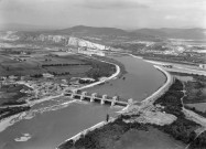 Vue aérienne du barrage de retenue.