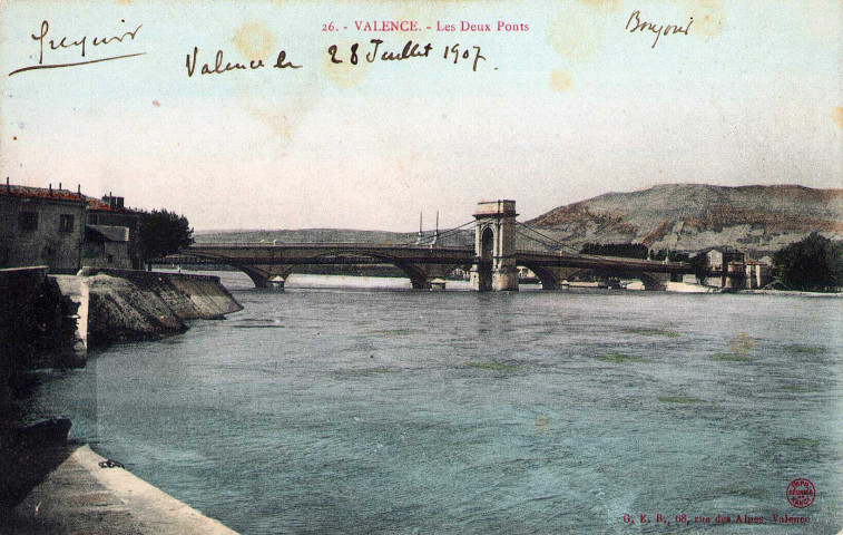 Les deux ponts sur le Rhône.