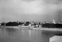 Valence.- Vue de la ville prise du pont.