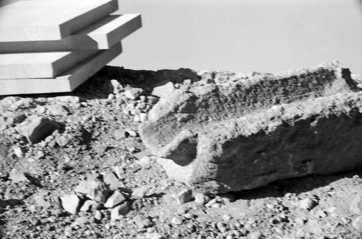 Mirmande.- Elément de caniveau découvert sur les murs de la voûte de l'église Sainte-Foy.