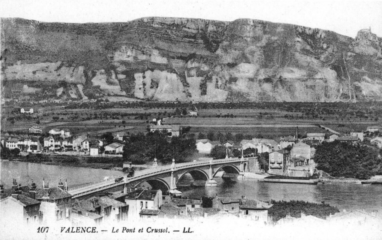 Le pont sur le Rhône.